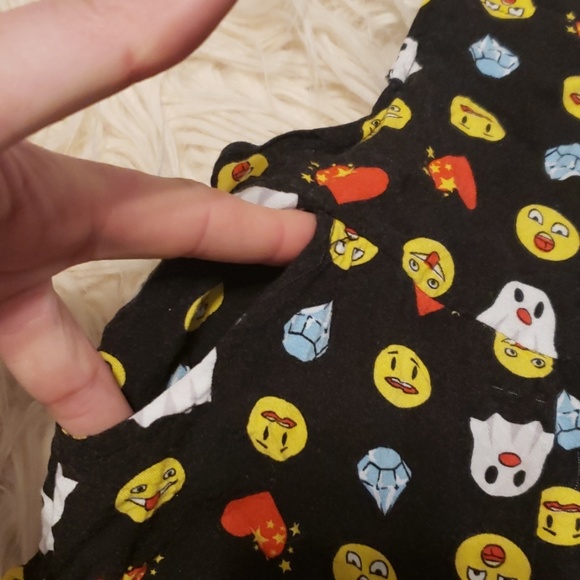 Emoji print jumper Toddler size 2T - Picture 4 of 4